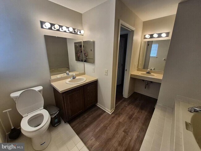 Building Photo - 262 Tulip Tree Ct