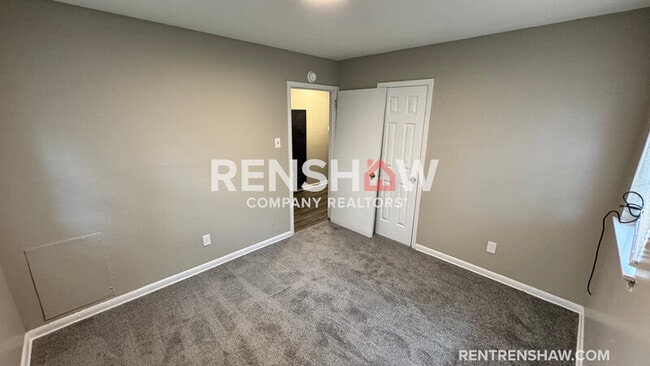 Building Photo - 1072 S Willett St