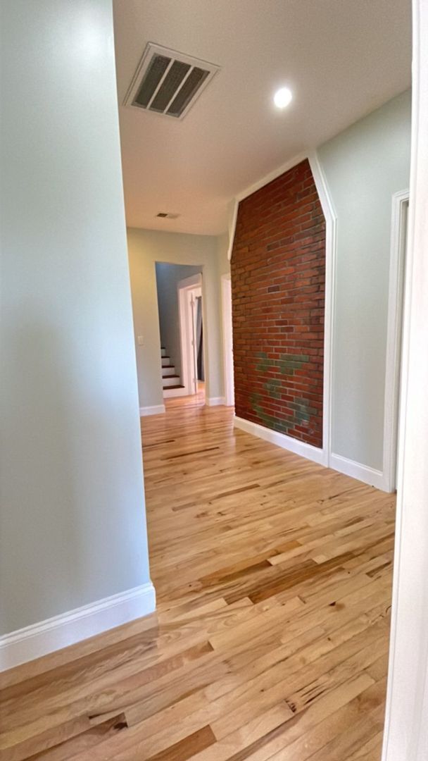 Building Photo - Rare Opportunity on nearly 3 acres!