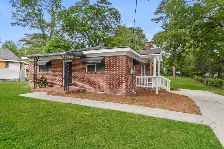 Building Photo - 205 Bowling Ave