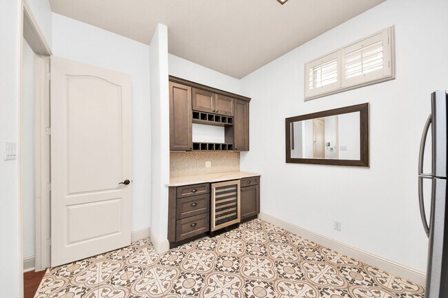 Building Photo - 19410 Meadow Lakes Dr
