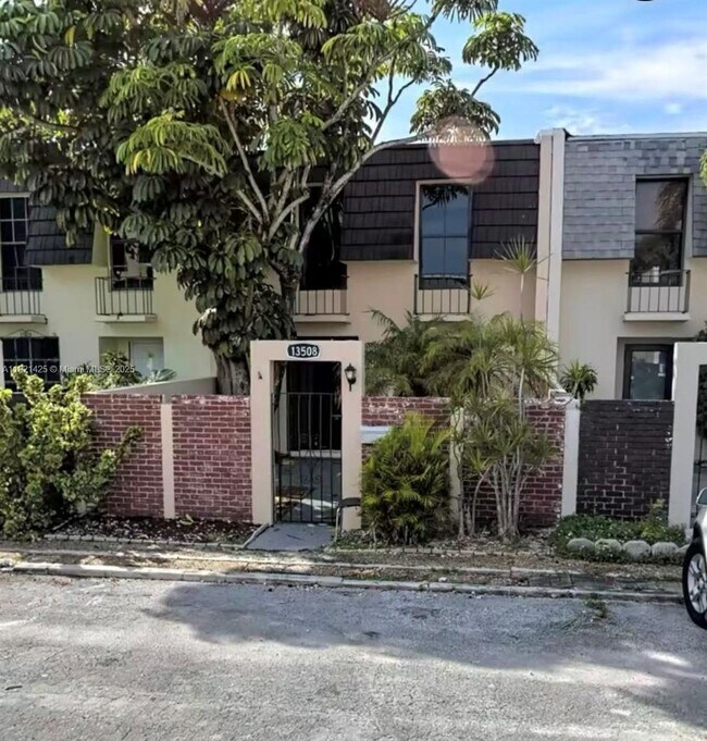 Primary Photo - 13506 NE 20th Ct