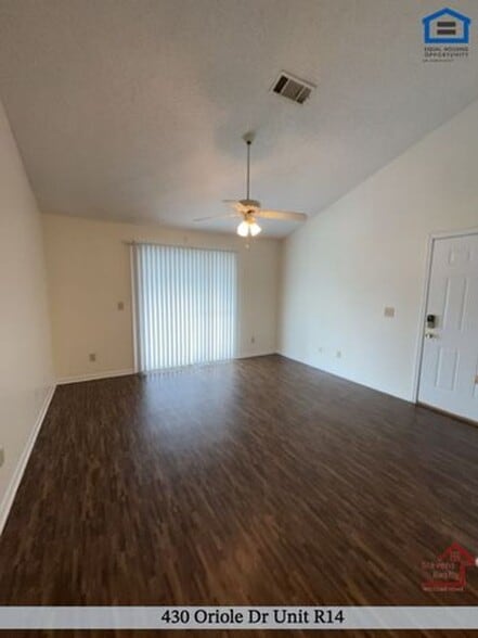 Building Photo - 430 Oriole Dr