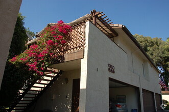 Building Photo - Coming soon! 2/2 Condo for lease in Gated ...