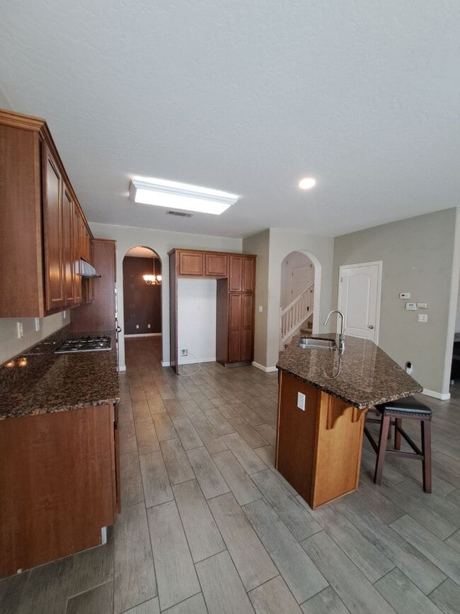 Building Photo - Beautiful 4 Bedroom Home Near Island Water...