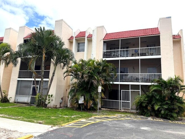 Building Photo - 644 NW 13th St