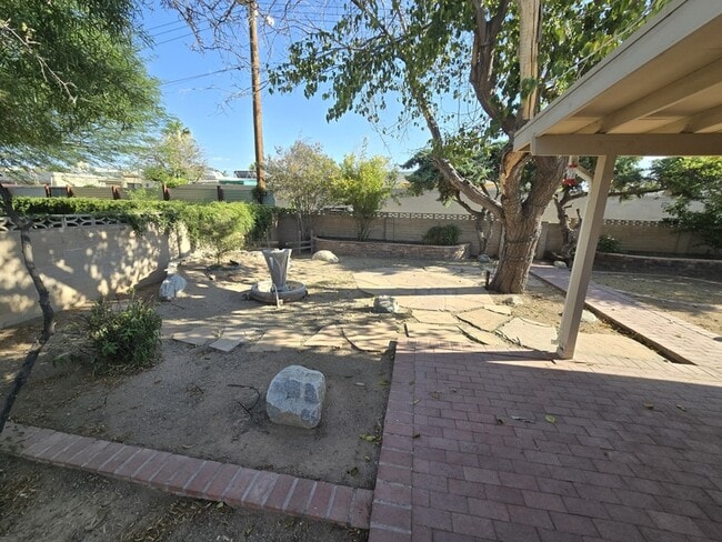 Building Photo - 7932 E Rosewood St