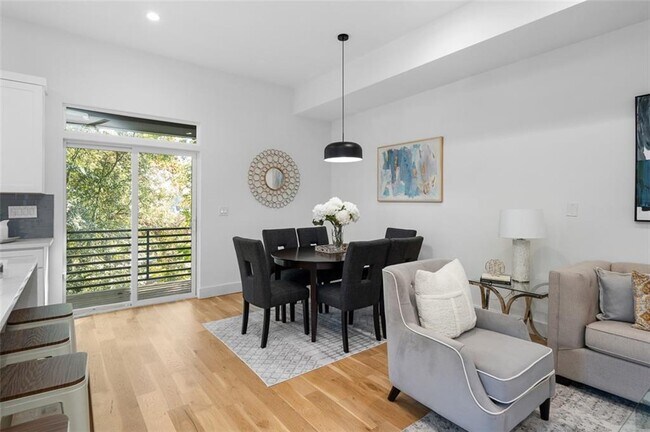 Building Photo - 147 Hutchinson St NE