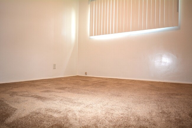 Building Photo - 308 N Azusa Ave