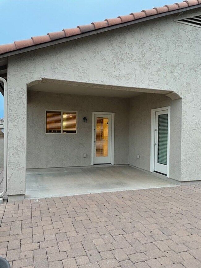 Building Photo - COMING SOON! NO APP FEE! Fireside at Norte...