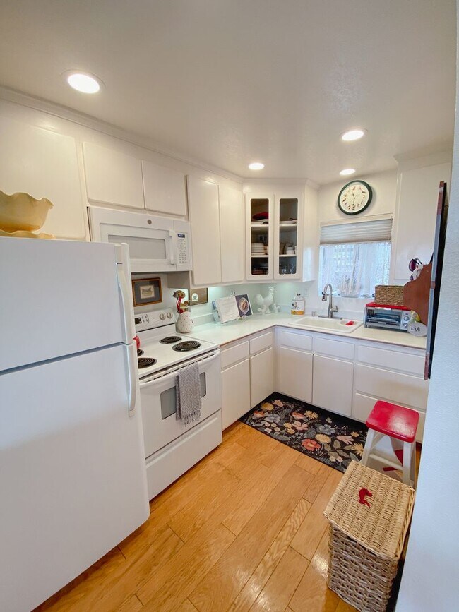 Building Photo - Luxury Polo Field View Condo – 2nd Floor U...