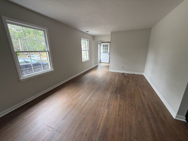 Building Photo - 5918 Woodside Ave