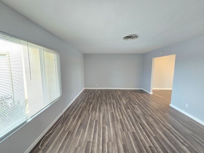 Building Photo - For Rent: Spacious 4-Bedroom / 3 Full bathrooms /  Home with Covered Patio & Modern Upgrades