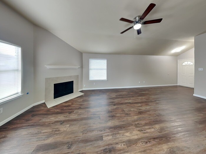 Building Photo - 19710 River Pointe Ln