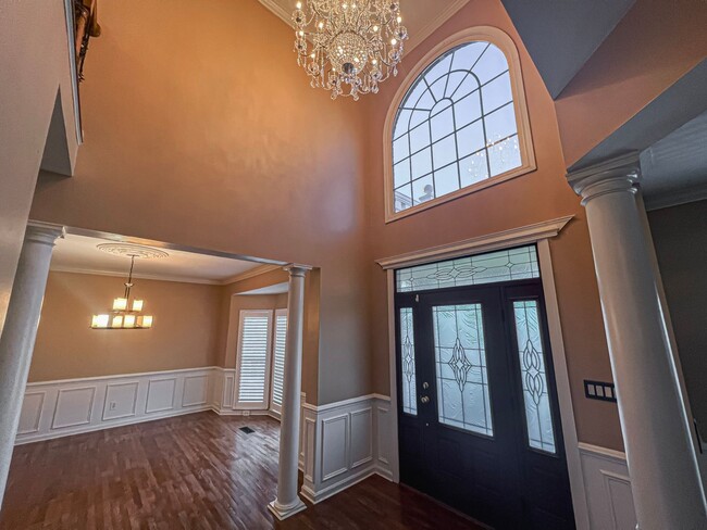 Building Photo - Stunning 4 Bedroom 3 Bathroom Brick Home W...