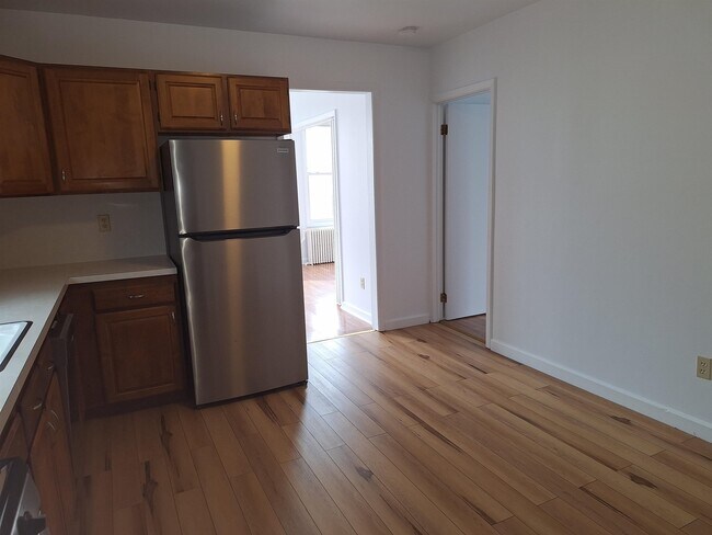 Building Photo - 589 AVENUE A Ave