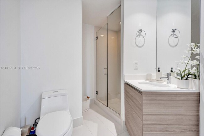 Building Photo - 121 NE 34th St