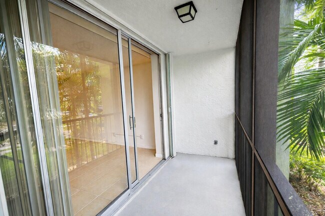 Building Photo - 5300 NE 24th Terrace