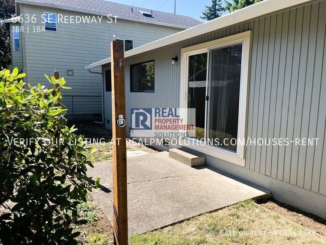 Building Photo - 6636 SE Reedway St