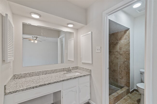 Building Photo - 22115 Fincastle Dr