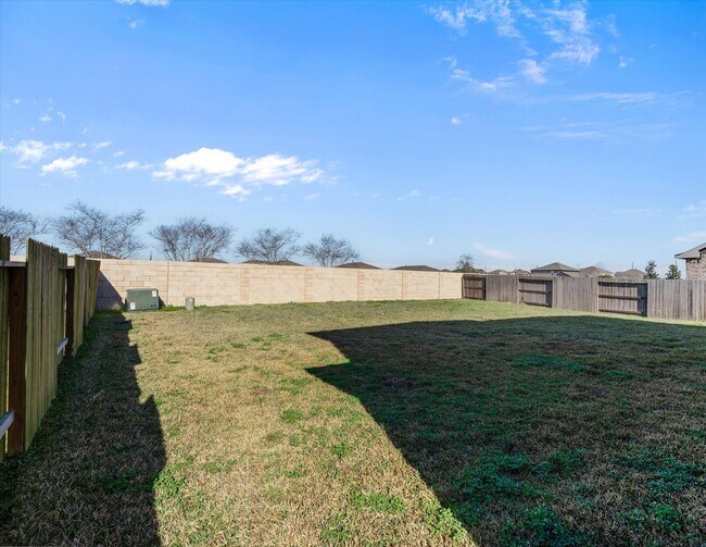 Building Photo - 10610 Scrub Oak Dr