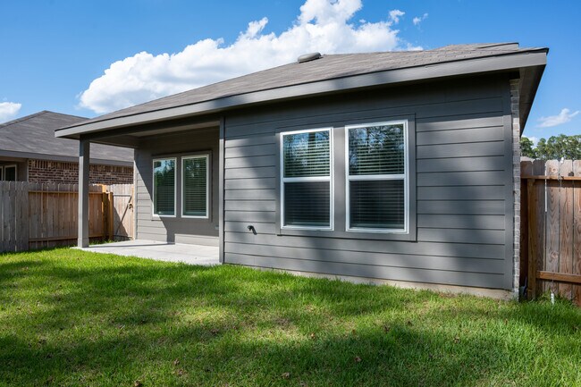 Building Photo - 5746 Hampton Vly Dr