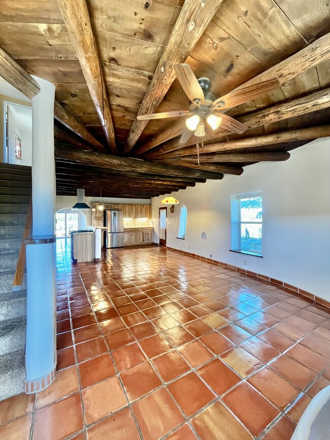 Building Photo - 13 Flor Azul Rd
