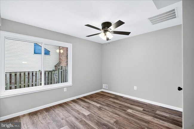 Building Photo - 6901 Vantage Dr