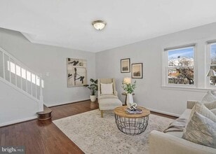 Building Photo - 2509 Oberlin Dr