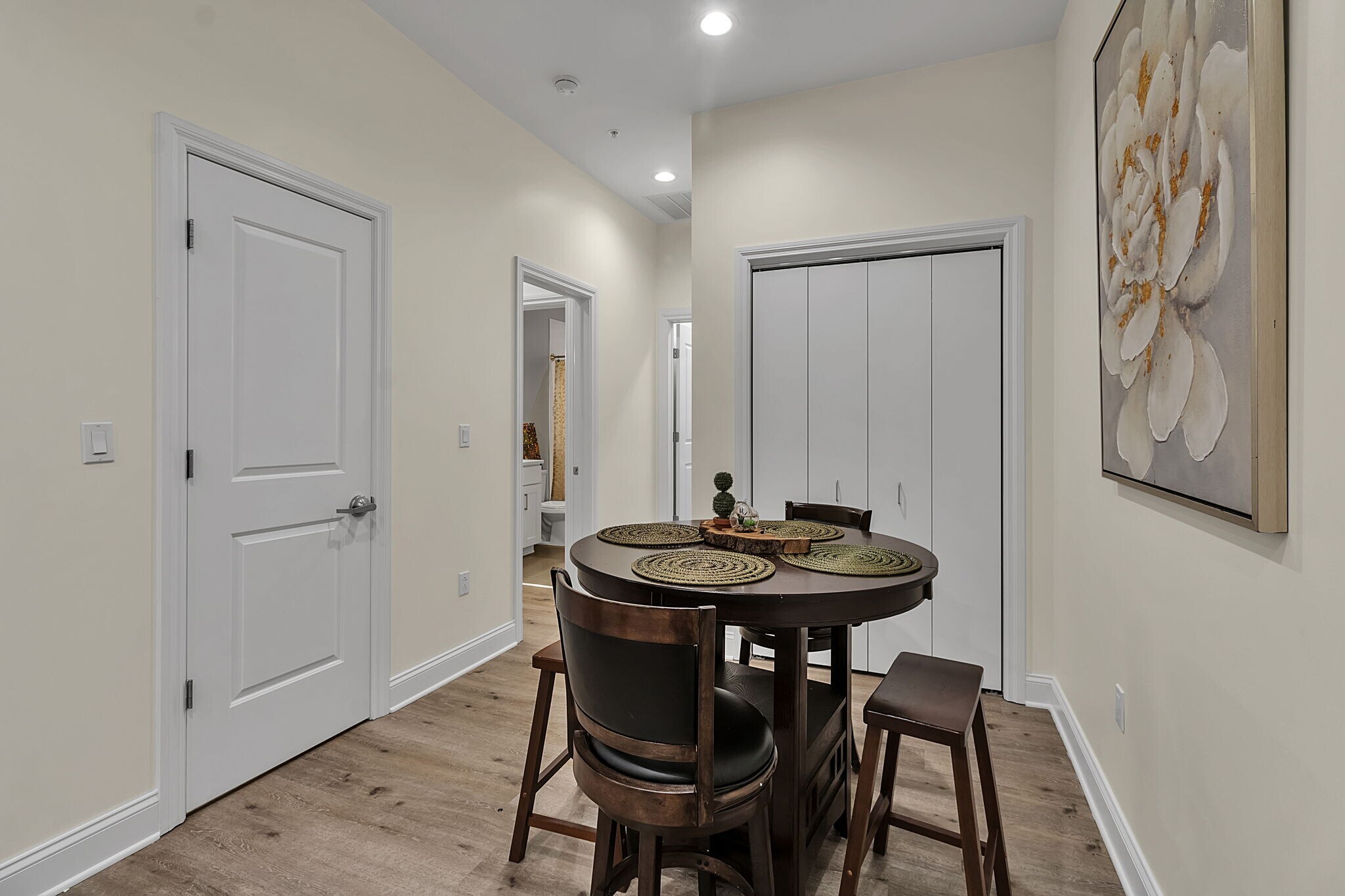 Building Photo - 251 Main St