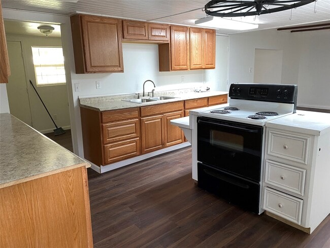 Building Photo - 20672 Trinity Way