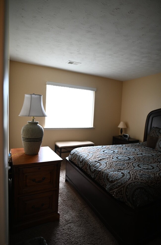 Building Photo - 27420 Evergreen Rd