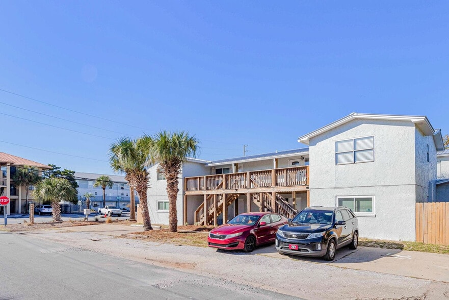 Building Photo - 306 Barracuda Ave