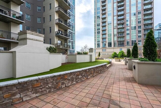 Building Photo - 222 12th St NE