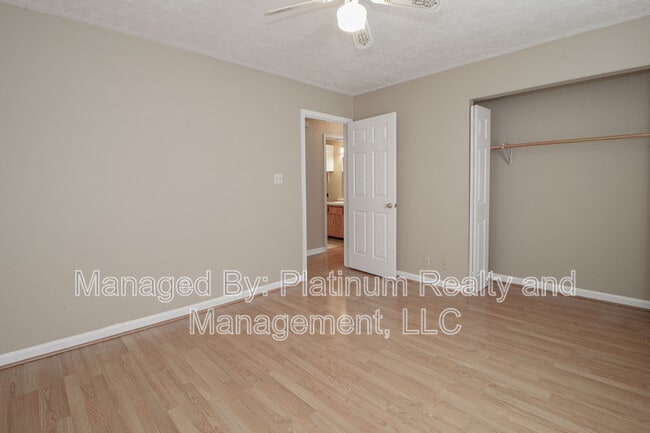 Building Photo - 667 Artic Ave