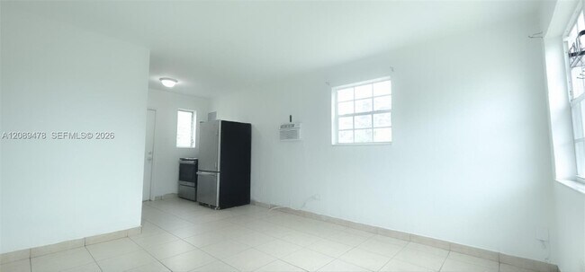 Building Photo - 2332 NW 14th Ct