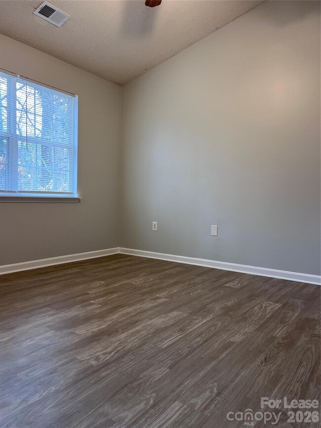 Building Photo - 7667 Petrea Ln