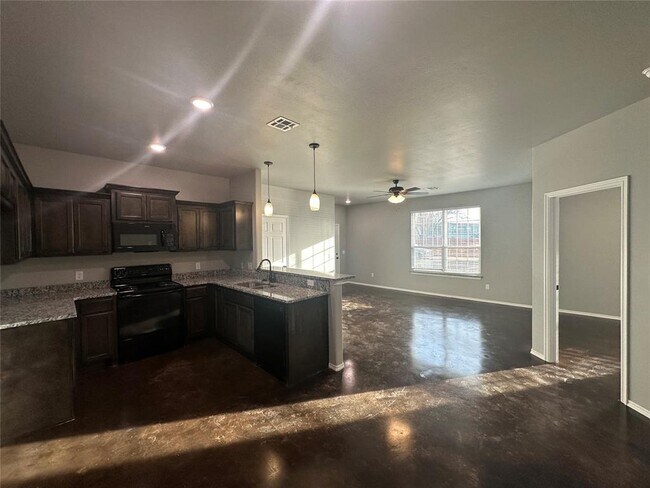 Building Photo - 7525 NONE REDBUD St