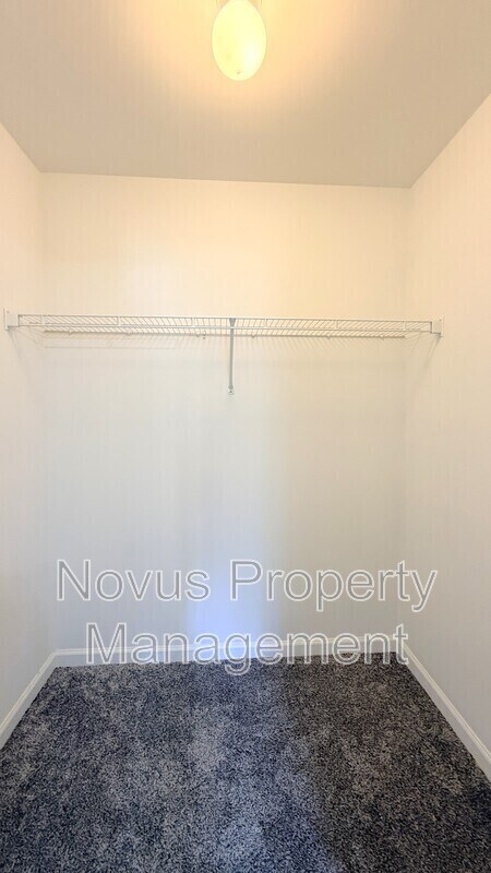 Building Photo - 3395 Woodlake Ln
