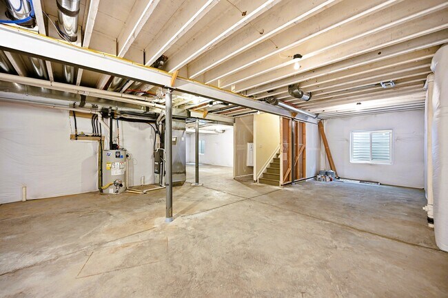 Building Photo - 10054 E 59th Ave