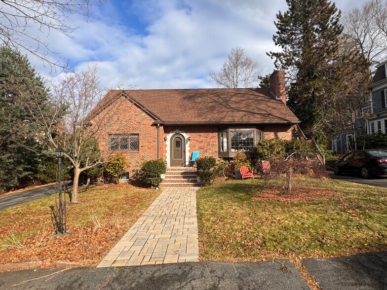 Primary Photo - 10 Webster St