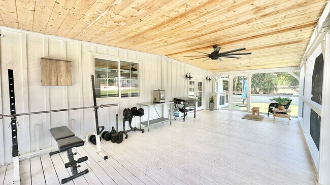 Building Photo - Beautifully Remodeled and Charming Country...