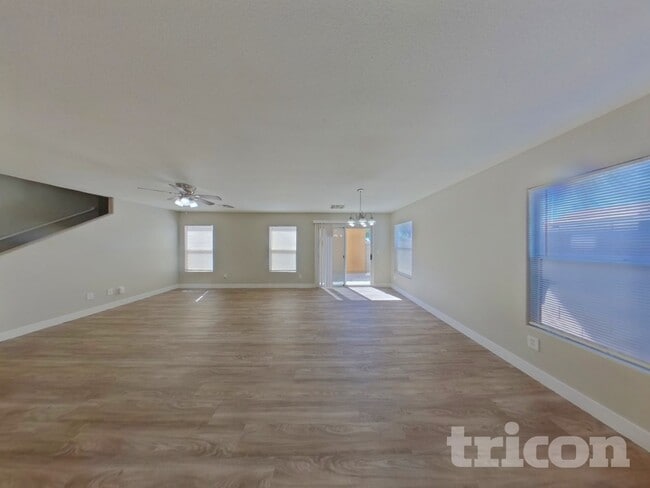 Building Photo - 1251 Golden Apple St