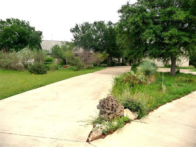 Building Photo - 2900 Mt Sharp Rd