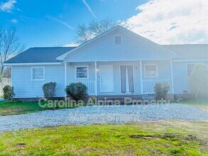 Building Photo - 409 Morton St