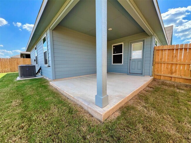 Building Photo - 420 Lancebill Dr