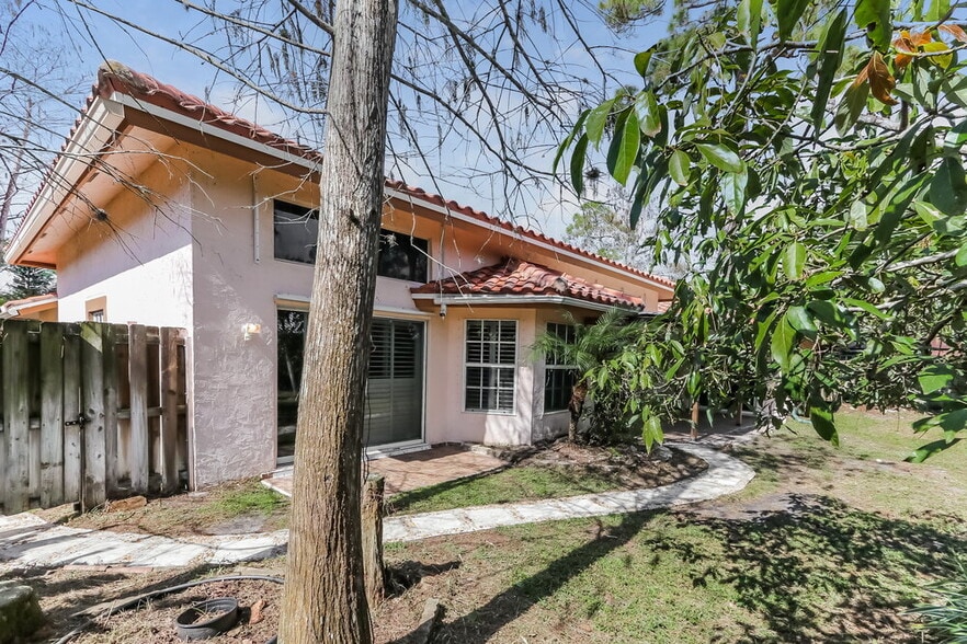 Building Photo - 878 Sage Ave
