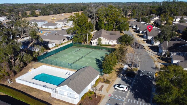 Building Photo - For rent 2 bedroom 2 bathroom 1 car garage condominium