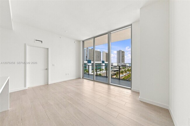 Building Photo - 1400 Biscayne Blvd