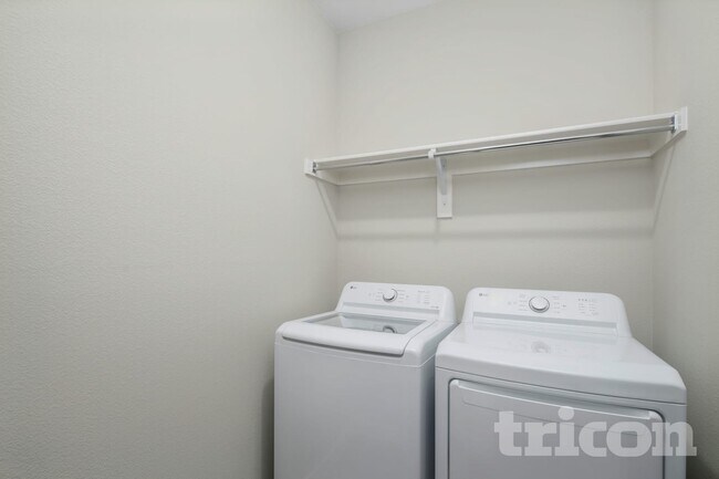 Building Photo - 8005 Calhoun Vly Dr